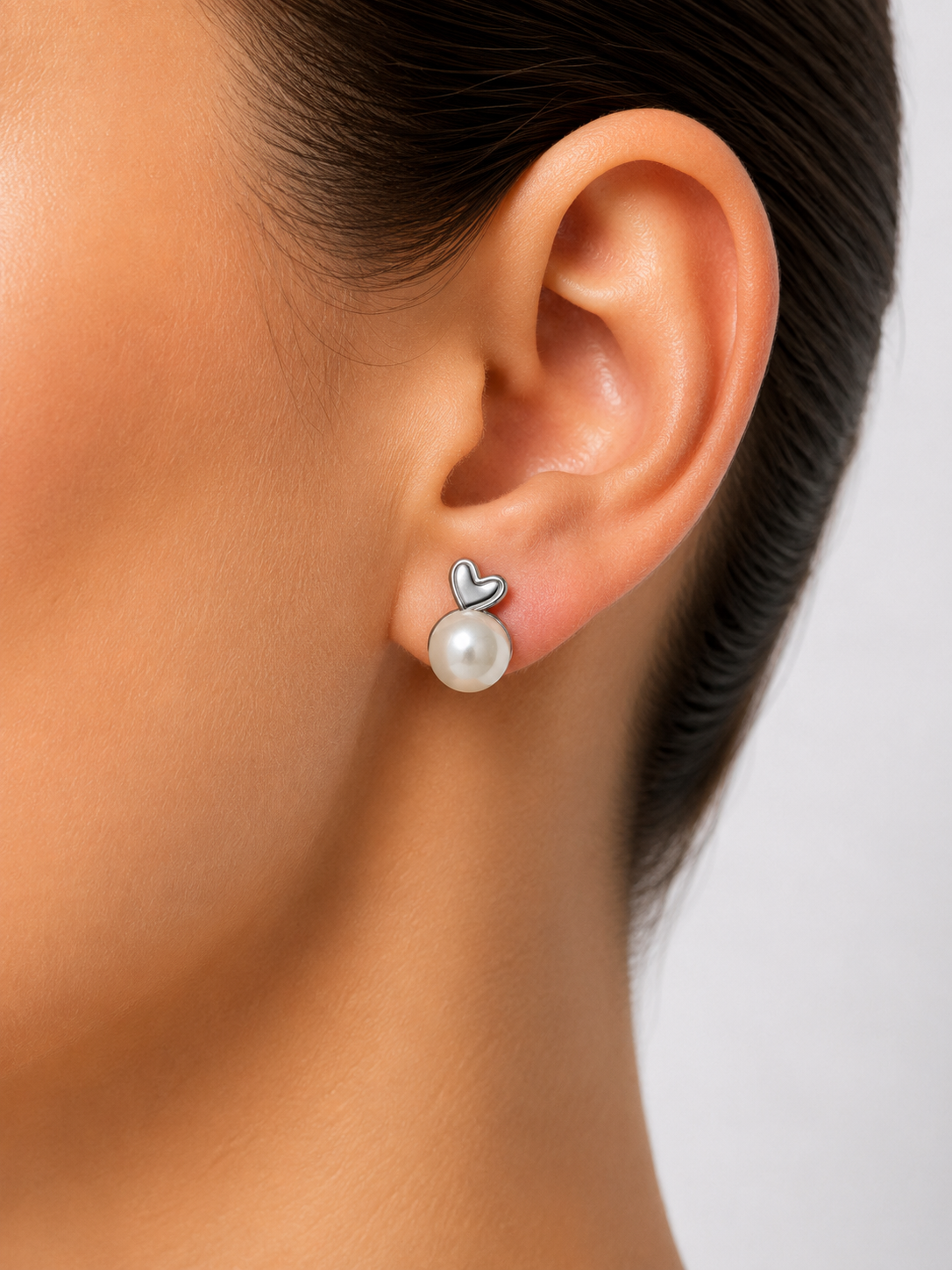 Sweetheart Pearl Silver Studs